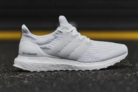 adidas ultra boost 3.0 hardloopschoenen wit|Adidas ultra white running shoes.